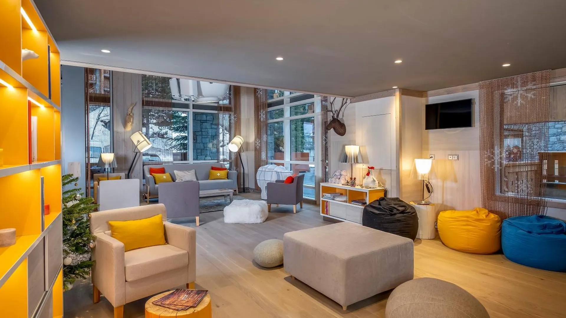 Residence Pierre & Vacances Premium L'Hevana Meribel 5*,  France